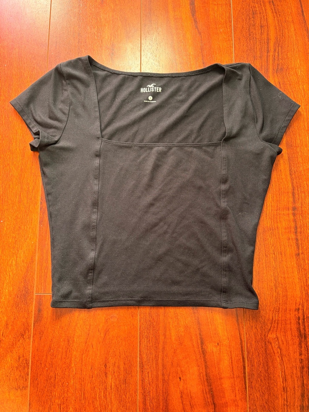 Hollister Black Square Neck Short Sleeve Cropped Tee